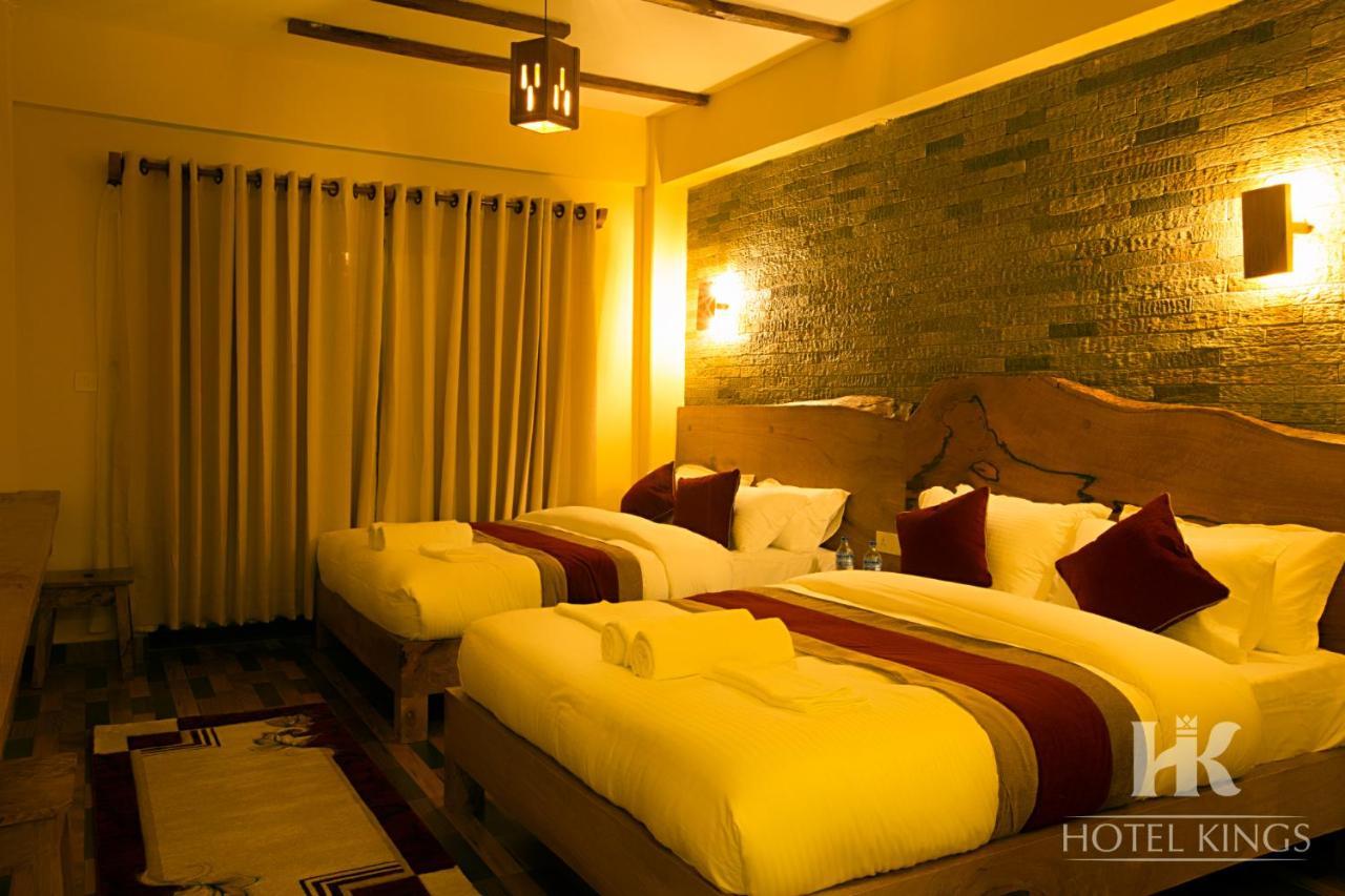 פוקהרה Hotel Kings מראה חיצוני תמונה