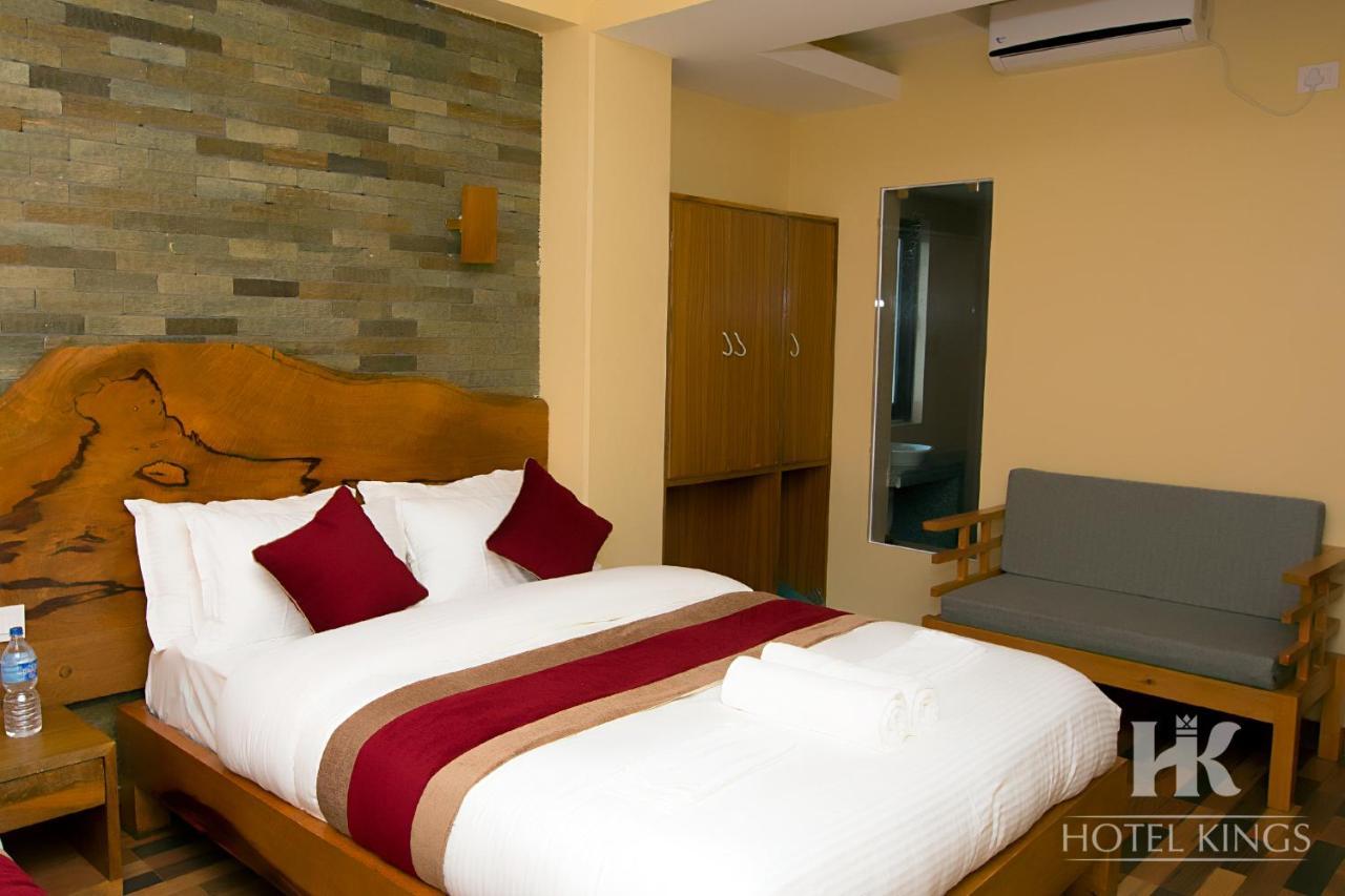 פוקהרה Hotel Kings מראה חיצוני תמונה